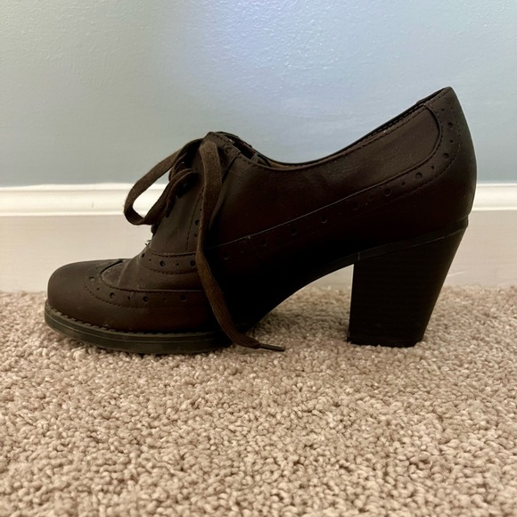 EUC Natural Soul Brown Oxford Heels (7.5) - Picture 2 of 3